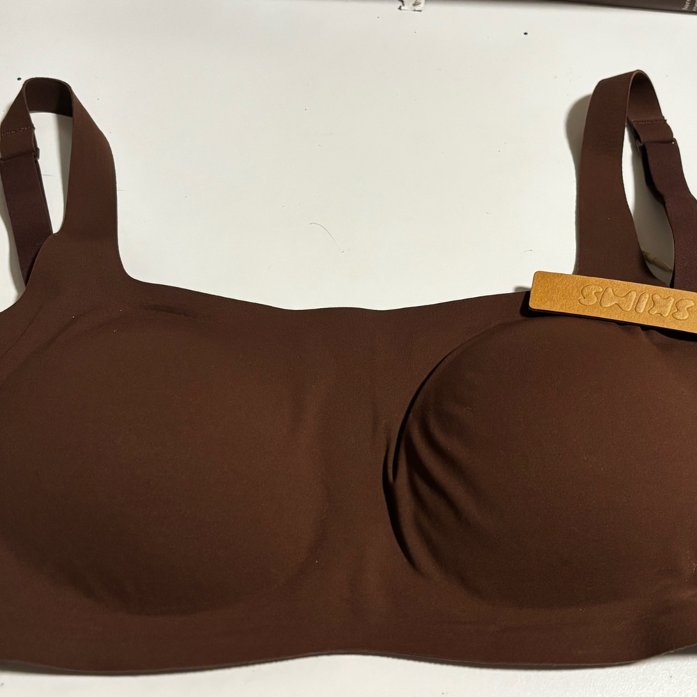 NWT SKIMS Brown Wireless Scoop Neck Bra